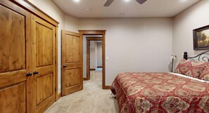 7 bedrooms, iron/ironing board, free WiFi, bed sheets