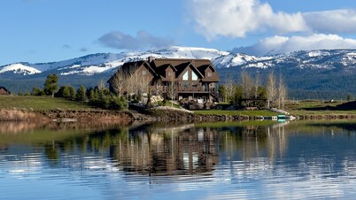 WOY* 6Br, 5Ba, Sleeps 14, Waterfront, Private Boat Dock, Wifi