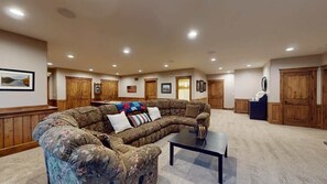 Smart-TV, peis og kontorer