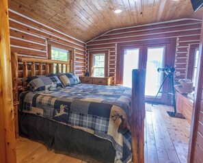 2 bedrooms, iron/ironing board, WiFi, bed sheets - Log Cabin in the Woods (Munising Township)
