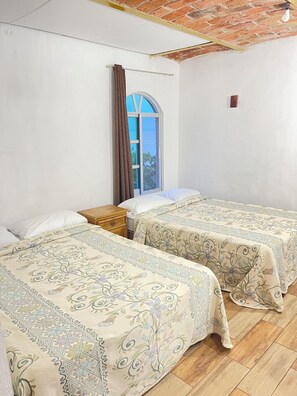 3 bedrooms, WiFi, bed sheets - Casita Las Flores. Una Cabaña Agradable Junto al Lago de Chapala (Poncitlan)