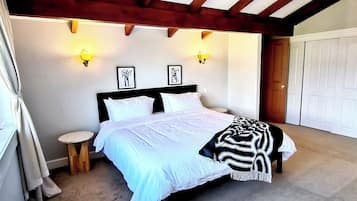 3 bedrooms, iron/ironing board, travel cot, WiFi
