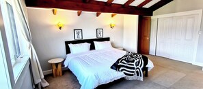 3 chambres, fer et planche à repasser, lit de bébé portatif, Wi-Fi