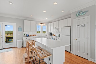 644 OBW is a 4 Bedroom, 3 Bathroom Second Row Home with PRIVATE Pool!