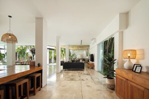 Lobby - Huge Villa/ 7 BEDR Pool Villa/ Near Beach & Clubs (Kecamatan Kuta Utara)