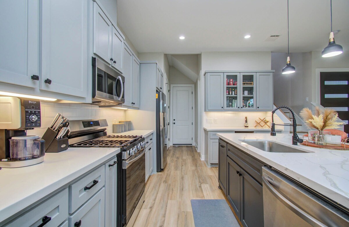 Photo 11 of Cozy Houston Home Near DT, Med Center, Restaurants, Sporting Venues