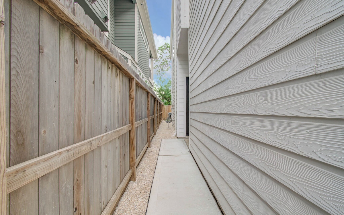 Photo 4 of Cozy Houston Home Near DT, Med Center, Restaurants, Sporting Venues