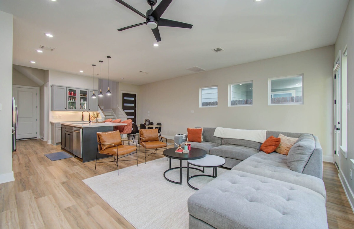 Photo 19 of Cozy Houston Home Near DT, Med Center, Restaurants, Sporting Venues