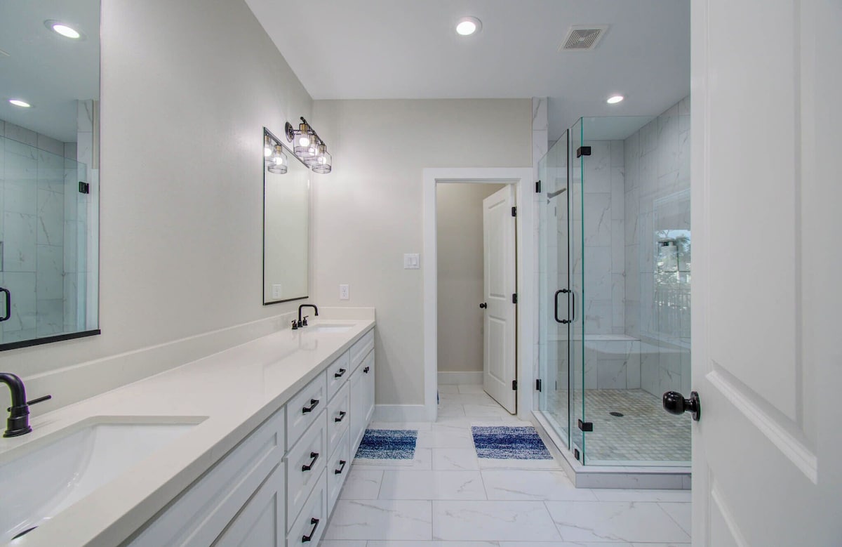 Photo 33 of Cozy Houston Home Near DT, Med Center, Restaurants, Sporting Venues