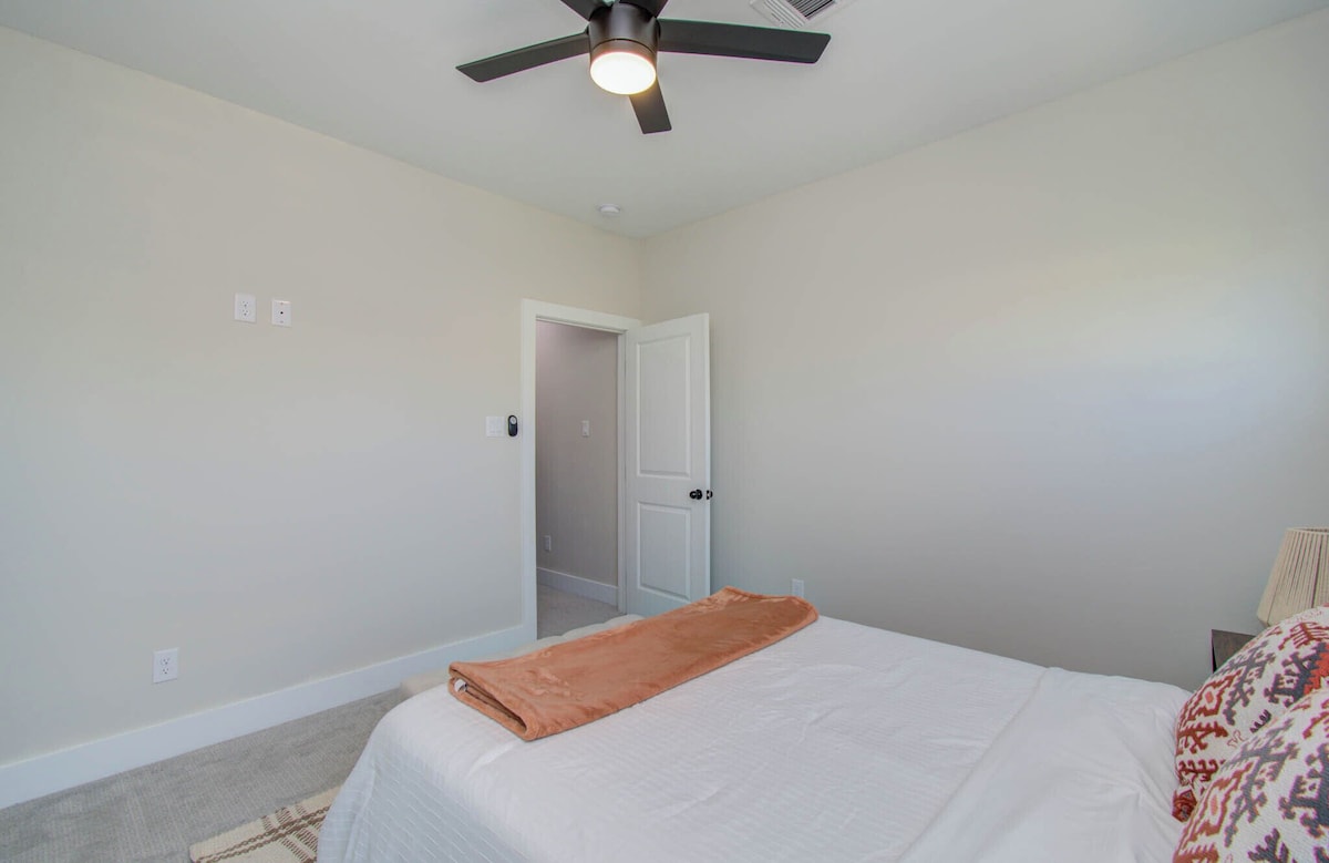 Photo 27 of Cozy Houston Home Near DT, Med Center, Restaurants, Sporting Venues