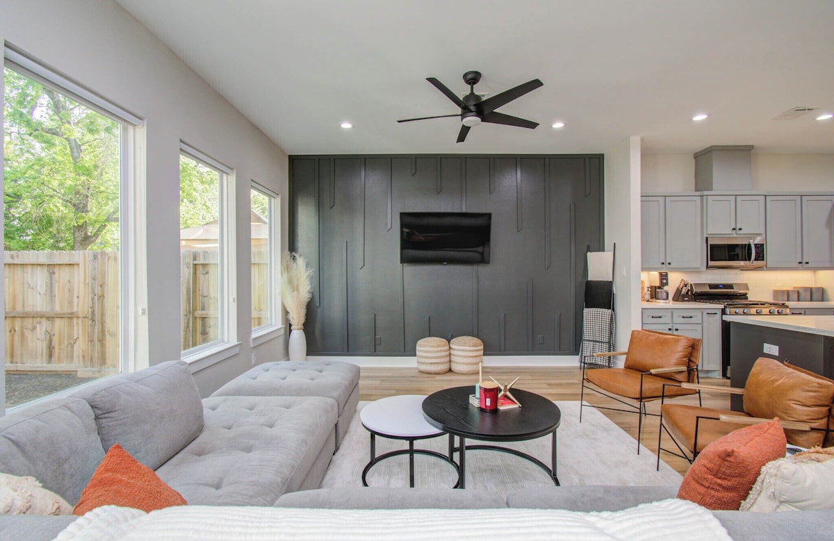 Photo 17 of Cozy Houston Home Near DT, Med Center, Restaurants, Sporting Venues
