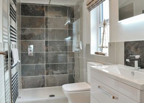 Bathroom - Family Holidays, Whatever the Season, Whatever the Stay. (Tenby)