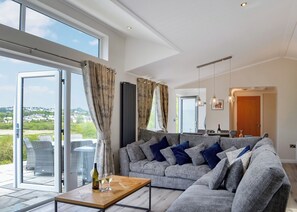 Living area - Family Holidays, Whatever the Season, Whatever the Stay. (Tenby)