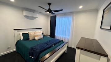 4 habitaciones, tabla de planchar con plancha, wifi y ropa de cama