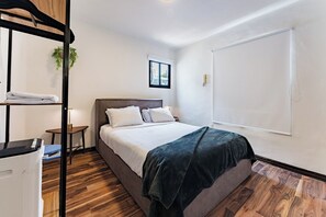 Ferros/tábuas de passar roupa, Wi-Fi, roupa de cama