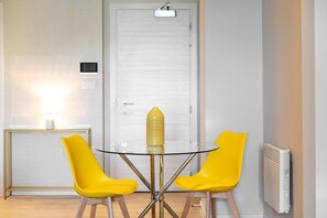 Dining - Palm Tree House - Dolce Lemons (Greater London)