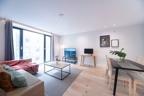 Smart TV, computer monitors