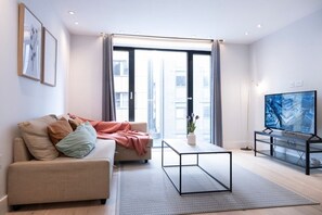 Smart TV, computer monitors