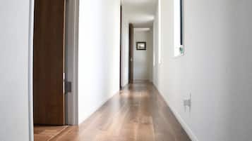 Deluxe-huvila, jokinäköala | 1 makuuhuone, ilmainen Wi-Fi, vuodevaatteet