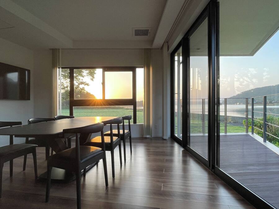 Vila luxo, vista para o rio | 1 quarto, Wi-Fi de cortesia, roupa de cama