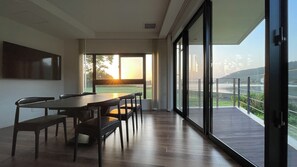 Villa Deluxe, vista al río | 1 habitación, wifi gratis y ropa de cama 