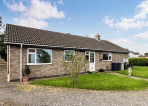 Exterior - 3 bedroom accommodation in Mablethorpe (Mablethorpe)
