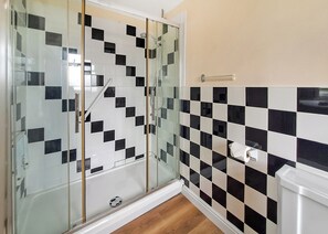 Bathroom - 3 bedroom accommodation in Mablethorpe (Mablethorpe)