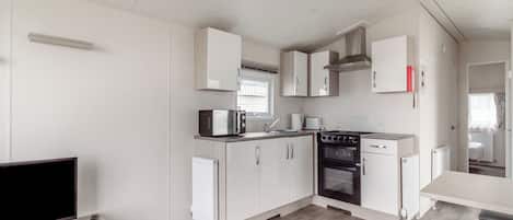 Fridge, oven, stovetop, toaster