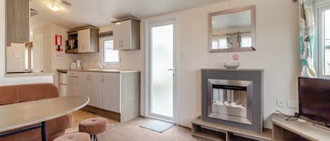 Fridge, oven, stovetop, toaster