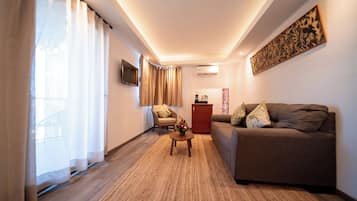 Signature Suite | Living area