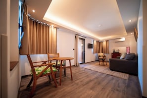 Signature Suite | Living area