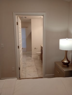 4 bedrooms, bed sheets - Brand new house with water view (Fort Pierce)