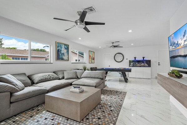 スマートテレビ、暖炉