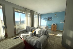 Living area - Nettuno Apartment (Capoliveri)
