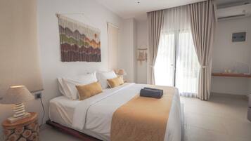 Studio | Escritorio y wifi gratis