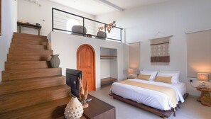 Loft | Desk, free WiFi