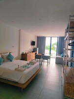 Comfort Studio Suite, Balcony, City View | Desk, laptop workspace, iron/ironing board, free WiFi