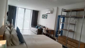 Comfort Studio Suite, Balcony, City View | Desk, laptop workspace, iron/ironing board, free WiFi