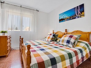 3 室のベッドルーム、アイロン / アイロン台、WiFi、ベッドシーツ