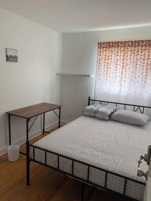 3 bedrooms, WiFi, bed sheets - Townhouse near to Towson center and Parkville, EV charger available. (Parkville)