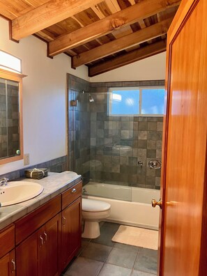 Towels - Peaceful Oasis in Westbrae (Berkeley)