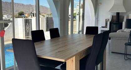 Casa Amira a modern house with pool