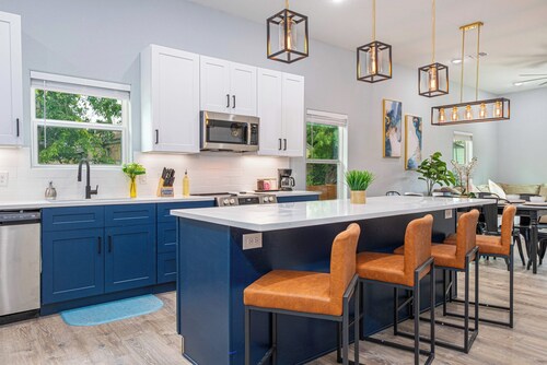 Comfort and Style 4br/3ba Near Riverwalk and Dtown