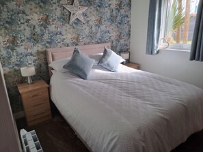 2 室のベッドルーム、アイロン / アイロン台、WiFi、ベッドシーツ