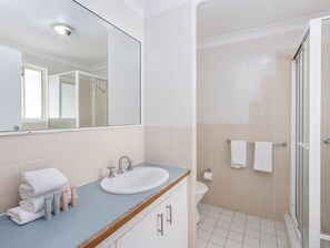 Bathroom - Marine Mirage - 2 Bedroom Apartment with Beachfront Vibes (Kingscliff)
