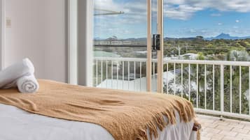 Appartamento, 2 camere da letto | Vista dalla camera