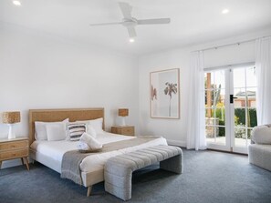 6 bedrooms, iron/ironing board, WiFi, bed sheets - Private Coastal Oasis - Long Jetty (Long Jetty)