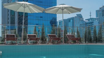 Rooftop pool