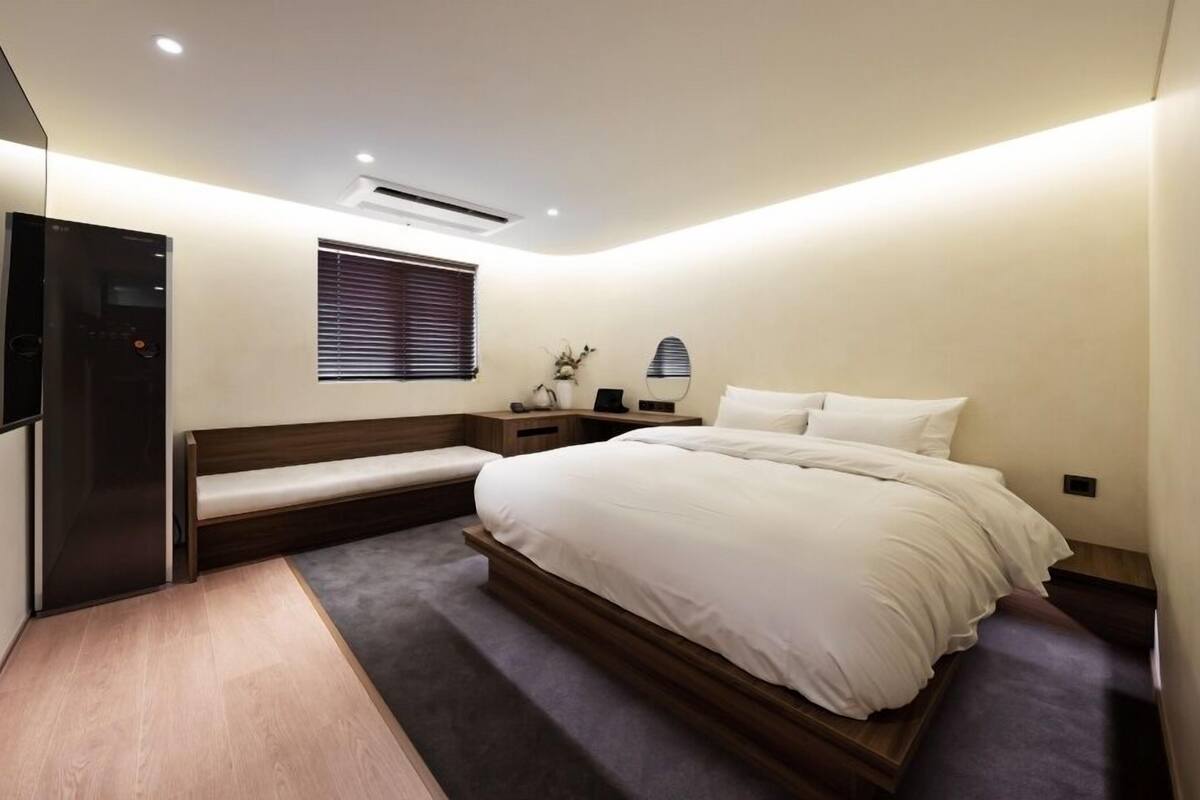 Standard King | Wi-Fi ฟรี, ผ้าปูที่นอน