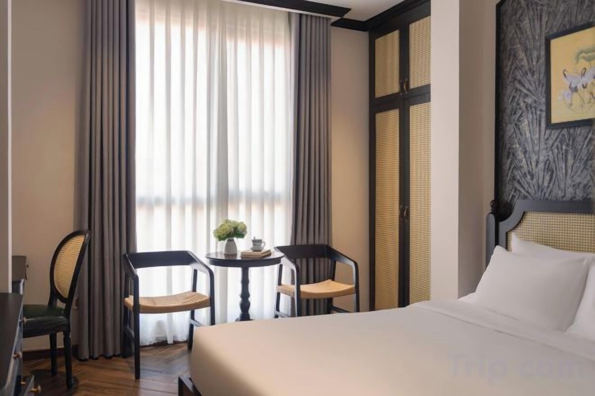 Dundyner, memory foam-senger, minibar og skrivebord